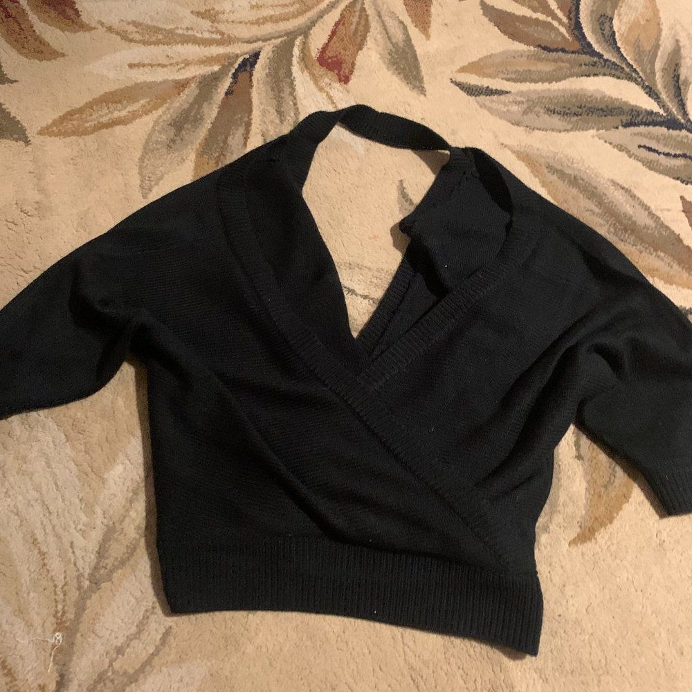 Tobi Black V neck sweater M